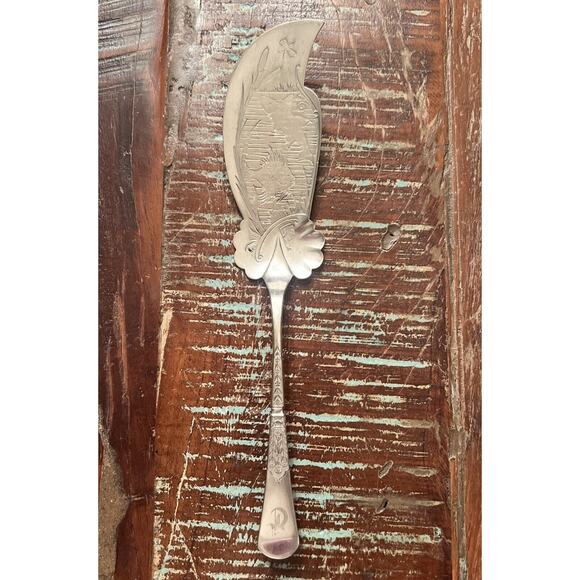 ANTIQUE 1879 REED & BARTON SILVERPLATE FISH SERVER! ORNATE! 11.5” - Picture 5 of 12